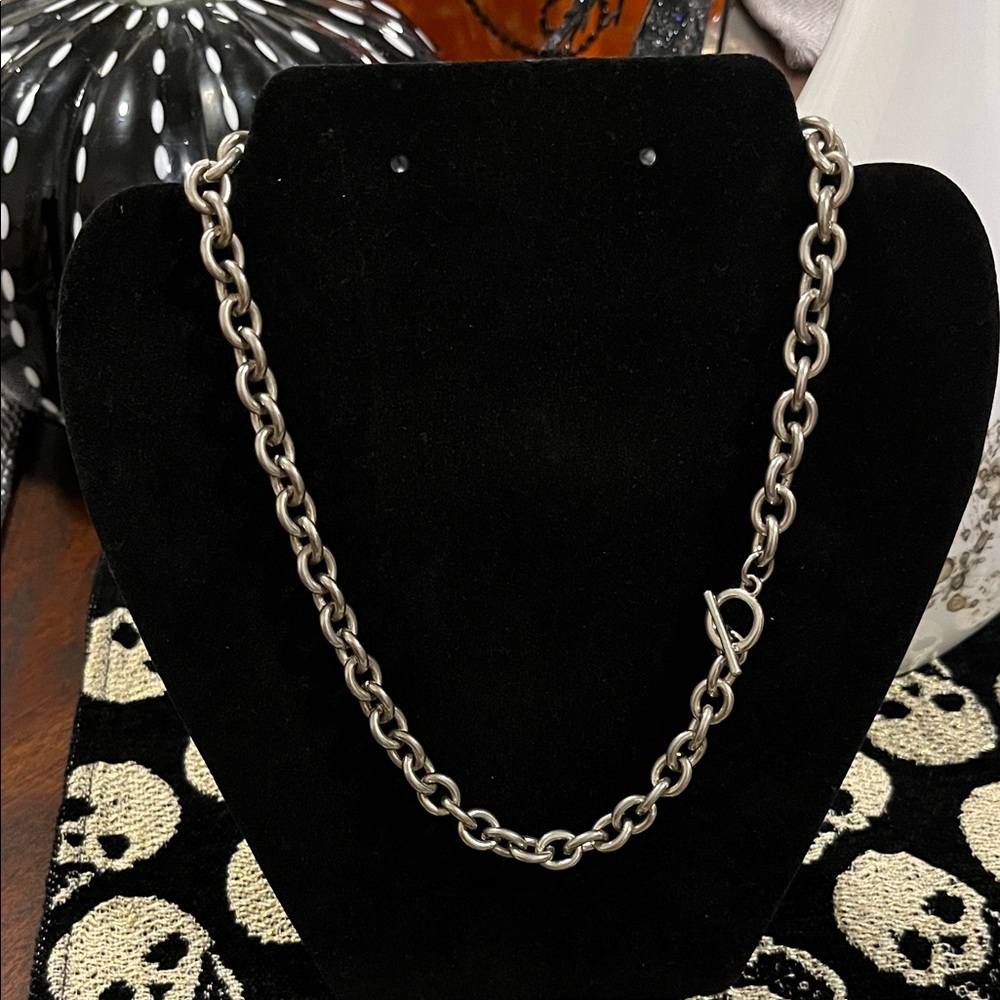 Chunky Silver-Tone Chain Necklace with Toggle Clasp – 18”